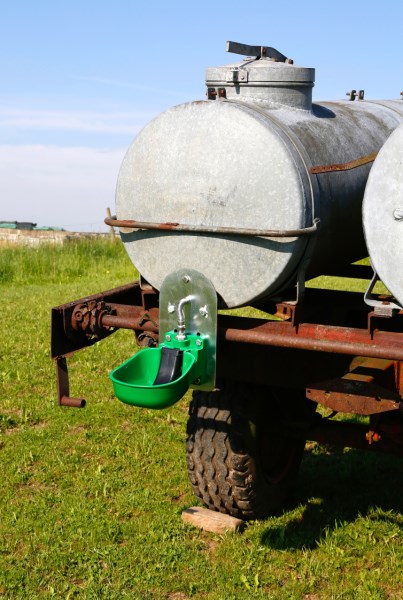 Tränkebecken für Weidefassanbau KN50