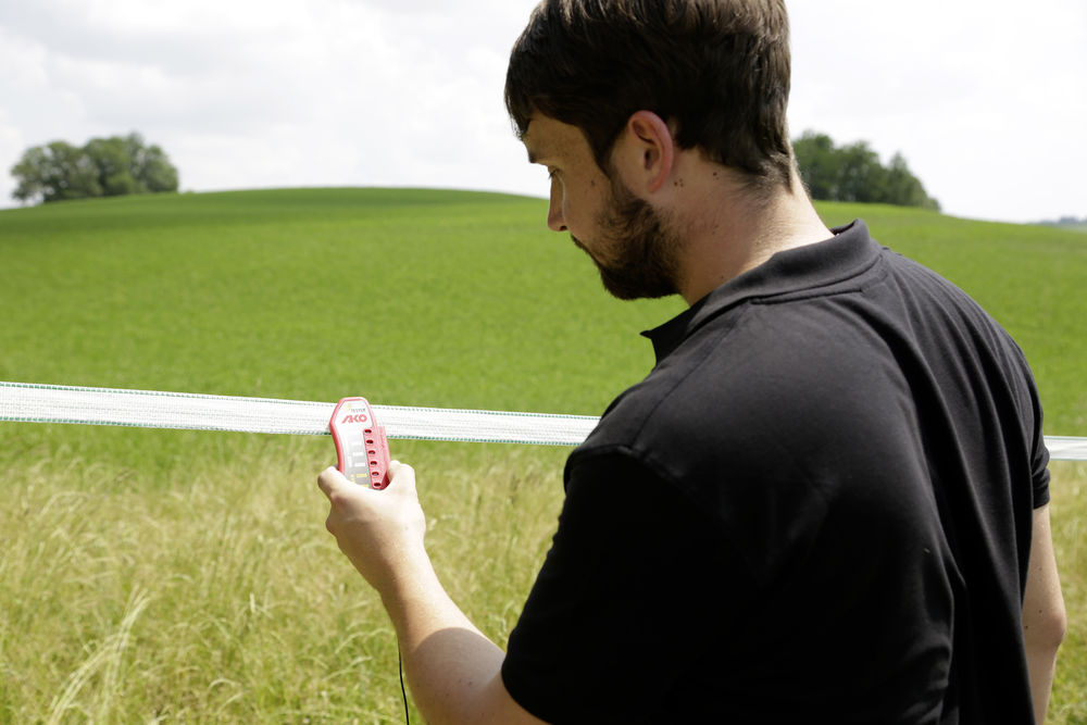 Zaunprüfer AKO bis 10000 Volt