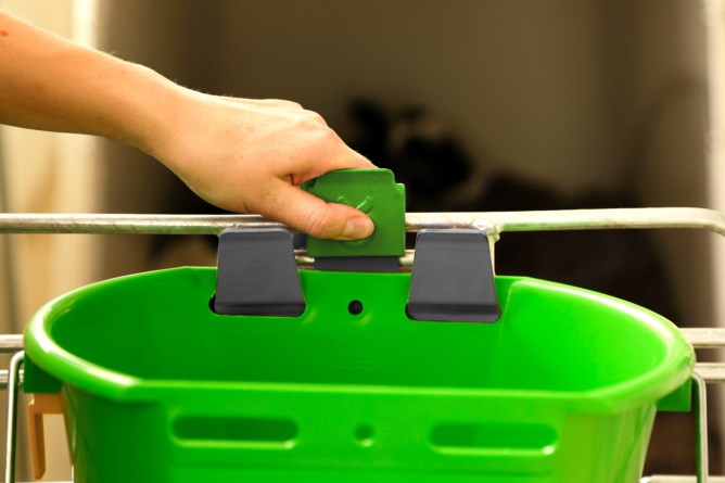 Auswurfsicherung für Tränkeeimer Bucket Guard, 3 Stück/ Pack