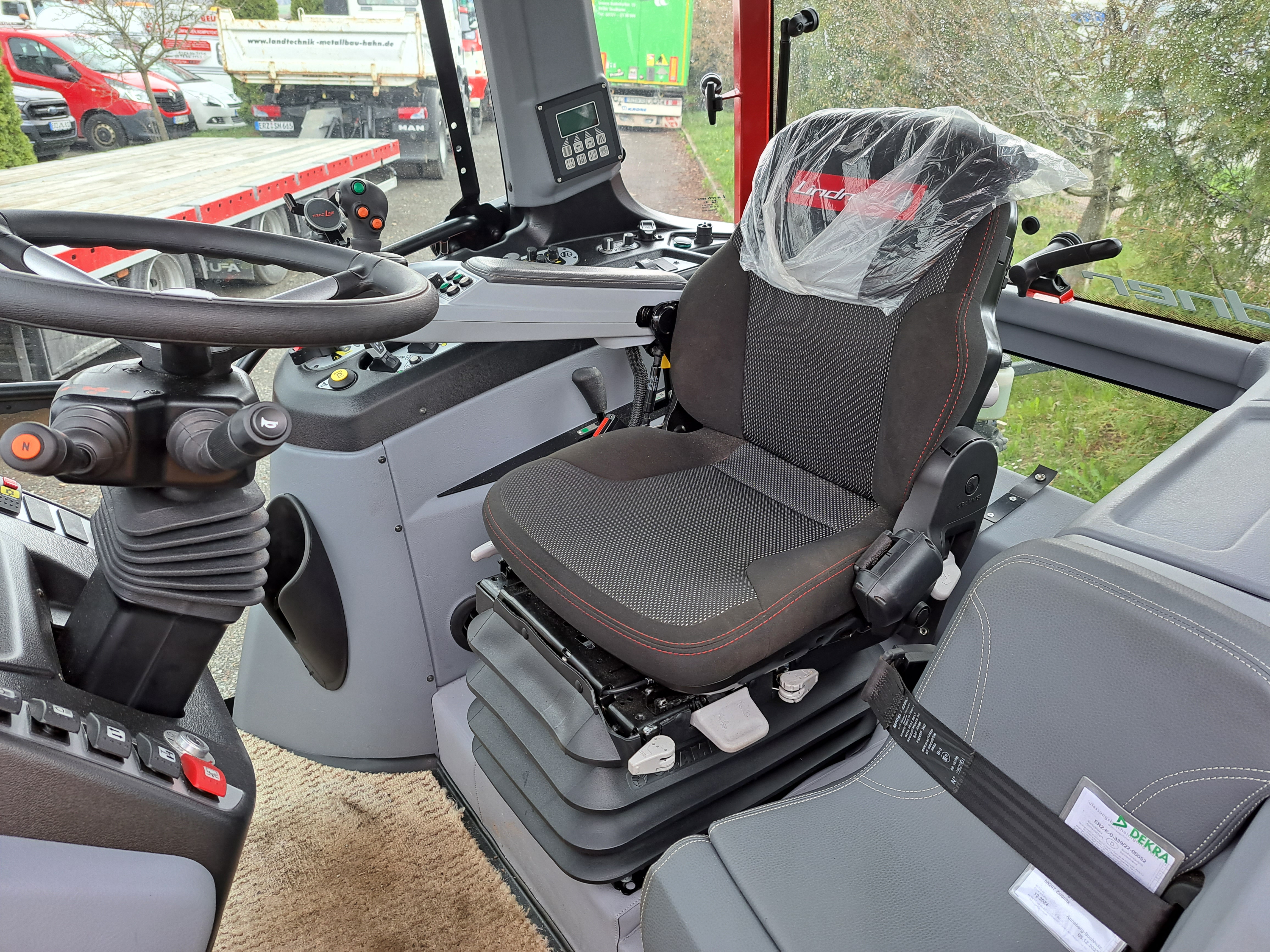 Lindner Lintrac 100 - Vorführmaschine