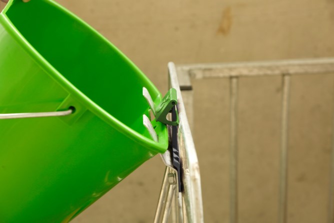 Auswurfsicherung für Tränkeeimer Bucket Guard, 3 Stück/ Pack